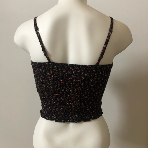 Bundle of cute tank tops - Picture 4 of 4